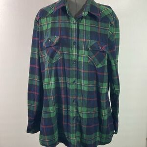 Ochenta Shirt Women Size XL Green Plaid Tab Sleeve Tab Sides Yolk Front & Back